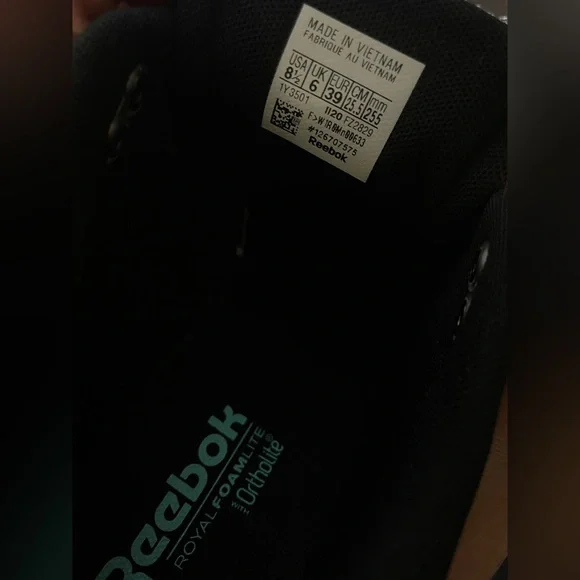 Reebok - Picture 5 of 5